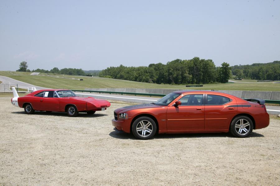  Dodge Charger Daytona R/T 2006 года  (фото 8 из 38)